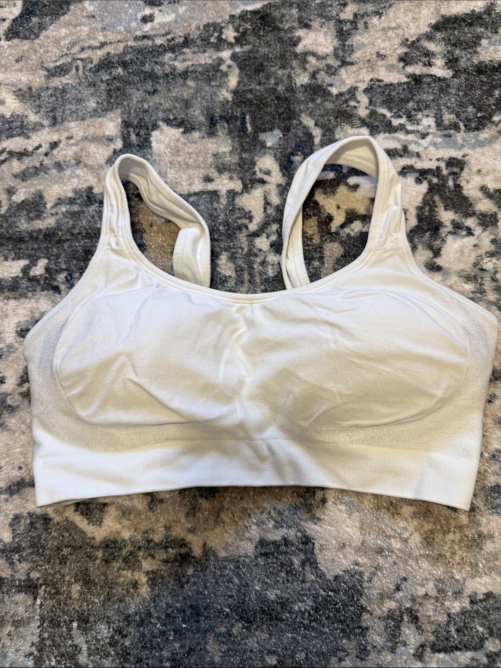 Seamless Medium Wireless Underoutfit Bra